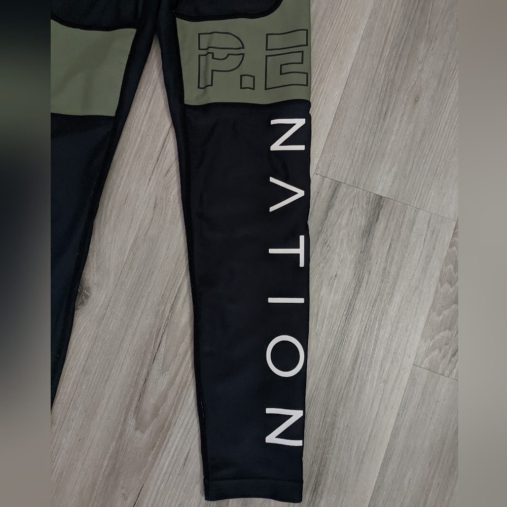 P.E Nation Roll Out Leggings in Olive Green XS - Picture 2 of 10